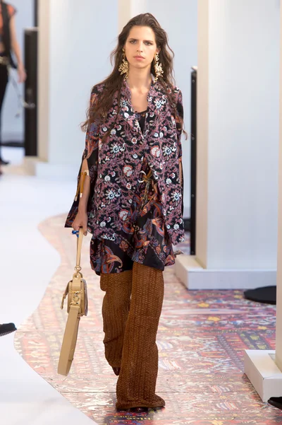 Look 15